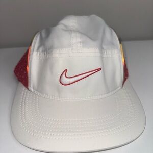 Supreme x Nike Boucle Running Hat White / Red